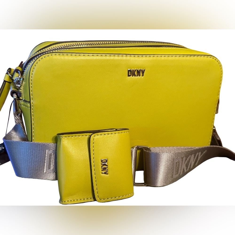 DKNY NWT Stunning Vibrant Yellow Chartreuse Camera Crossbody Bag & Pouch (P179) - Picture 7 of 11